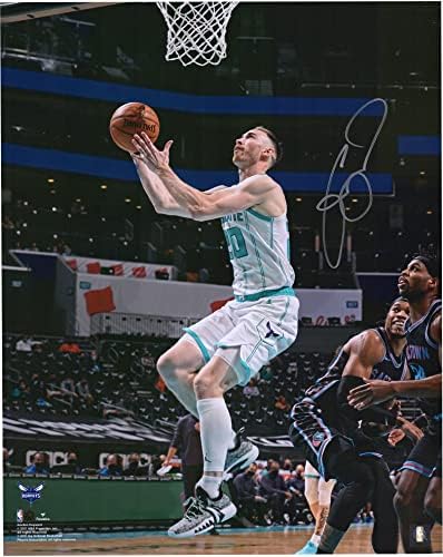 Gordon Hayward Charlotte Hornets İmzalı 16 x 20 Beyaz Mayo Laup Fotoğrafı-İmzalı NBA Fotoğrafları